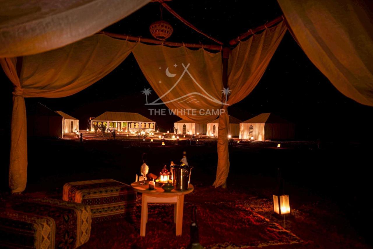 The White Camp - Your Merzouga Luxury Desert Camp & Erg Chebbi Dunes Camel Riding Eksteriør bilde