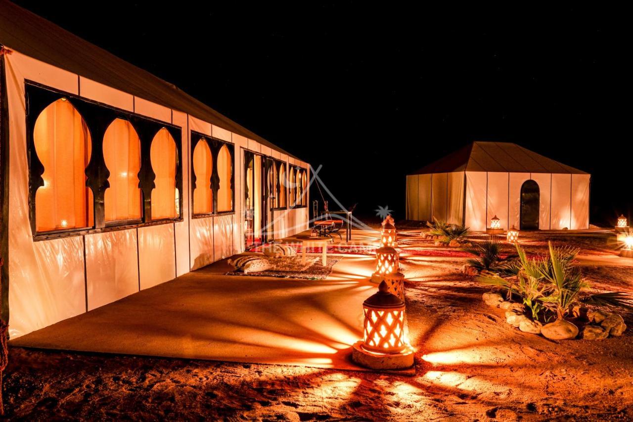 The White Camp - Your Merzouga Luxury Desert Camp & Erg Chebbi Dunes Camel Riding Eksteriør bilde