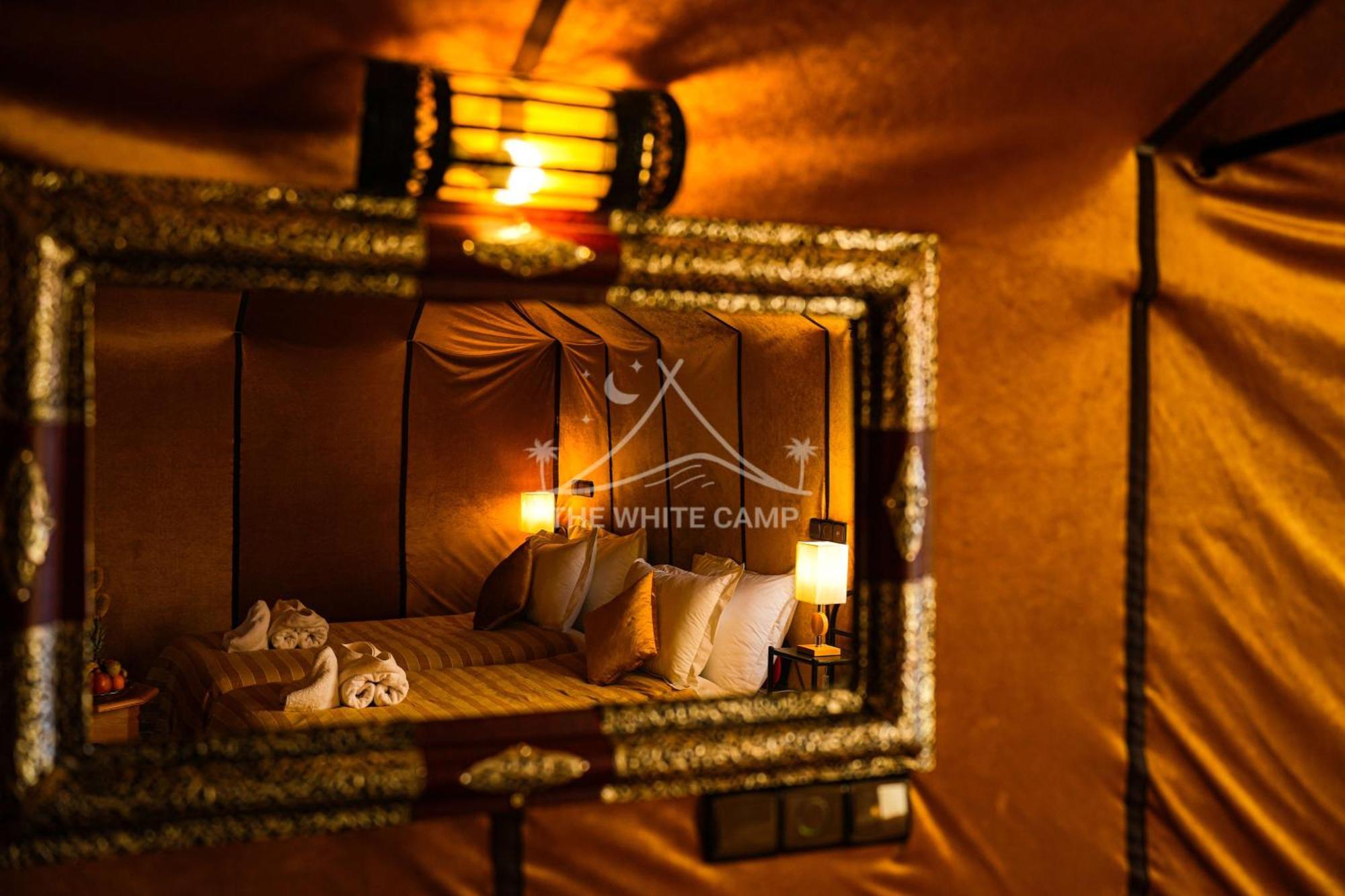 The White Camp - Your Merzouga Luxury Desert Camp & Erg Chebbi Dunes Camel Riding Eksteriør bilde