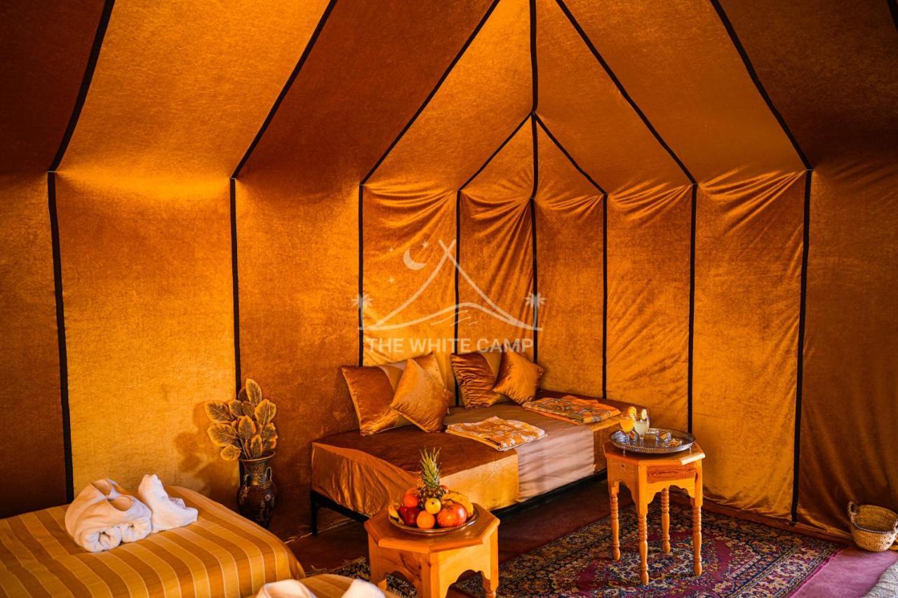 The White Camp - Your Merzouga Luxury Desert Camp & Erg Chebbi Dunes Camel Riding Eksteriør bilde