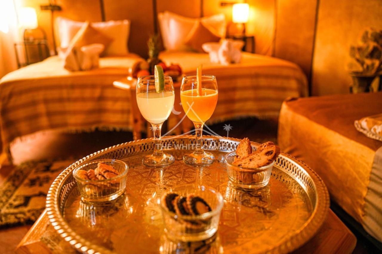 The White Camp - Your Merzouga Luxury Desert Camp & Erg Chebbi Dunes Camel Riding Eksteriør bilde