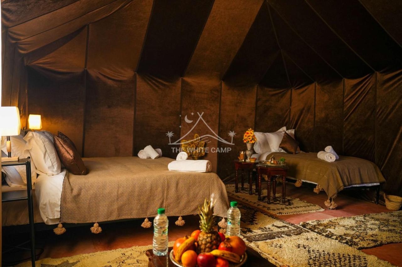 The White Camp - Your Merzouga Luxury Desert Camp & Erg Chebbi Dunes Camel Riding Eksteriør bilde