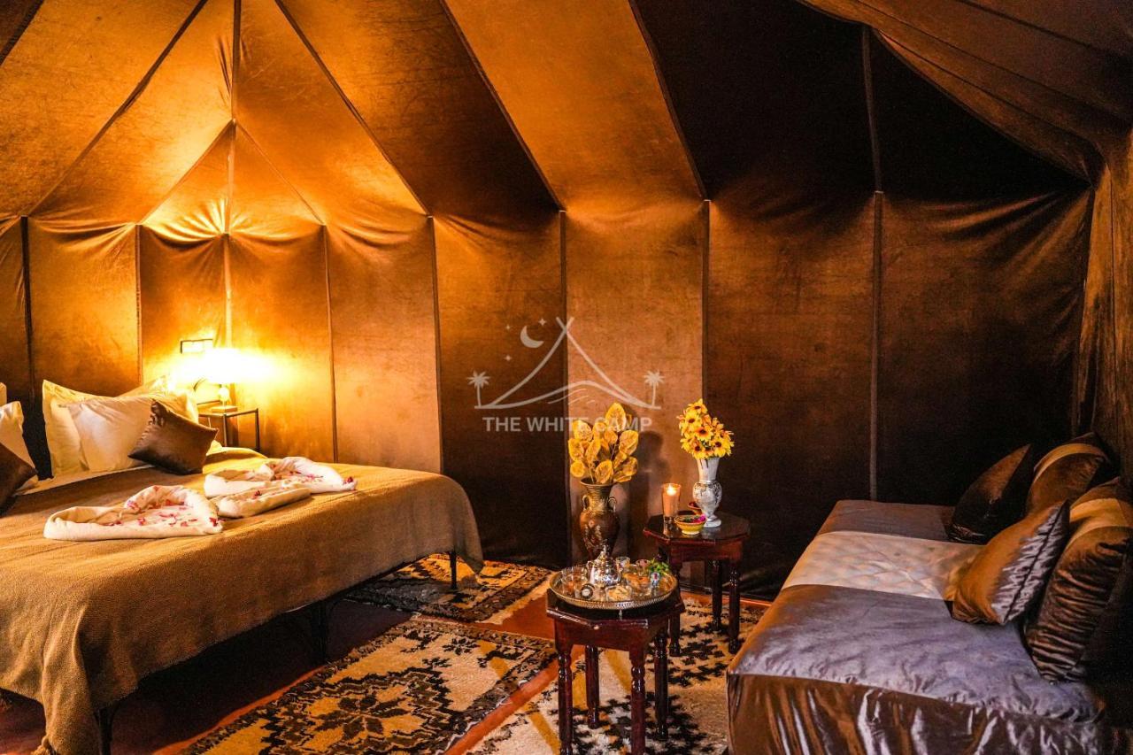 The White Camp - Your Merzouga Luxury Desert Camp & Erg Chebbi Dunes Camel Riding Eksteriør bilde