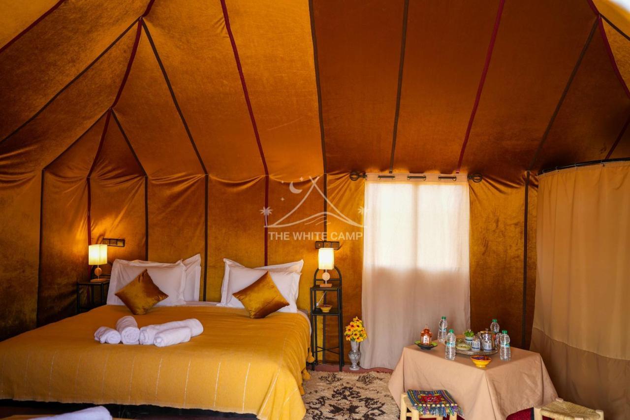 The White Camp - Your Merzouga Luxury Desert Camp & Erg Chebbi Dunes Camel Riding Eksteriør bilde
