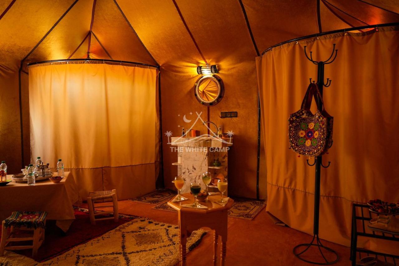 The White Camp - Your Merzouga Luxury Desert Camp & Erg Chebbi Dunes Camel Riding Eksteriør bilde