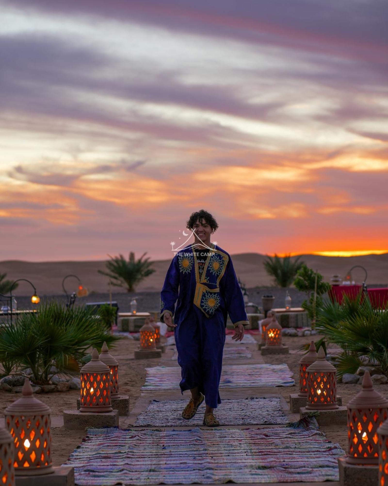 The White Camp - Your Merzouga Luxury Desert Camp & Erg Chebbi Dunes Camel Riding Eksteriør bilde